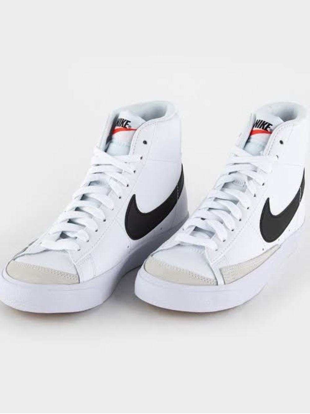 Nike Blazer Mid ‘77 Big Kids Size 6.5